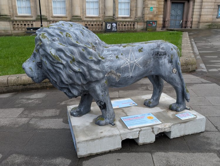 Enso's lion sculpture