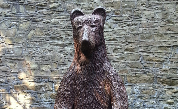 Bear sculpture in Sheffield Botanical Gardens